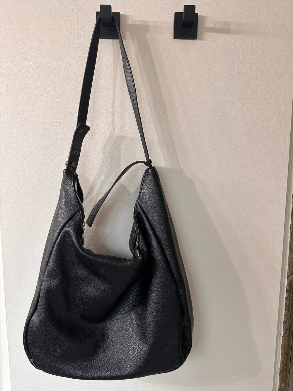 NWOT | GAP Vegan Leather Slouchy Bag
